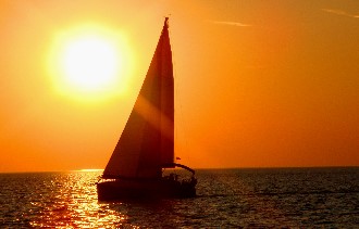 Yachtcharter Mariteam Kontakt (Sonnenuntergang)
